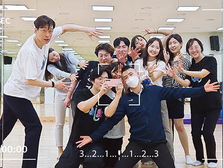 K-CREATOR
어느 춤신춤왕의 댄스 연대기